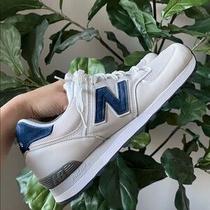 New Balance | Men’s 576 “Off White/Mood Indigo” Sneaker - Size 8